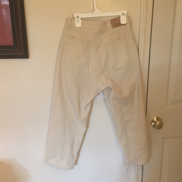 High waisted off-white Capri pants size 6 - Picture 2 of 2